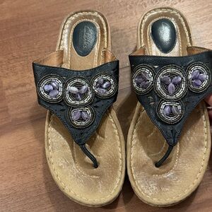 Clarks Women's Black Leather Beaded Thong Sandals with Purple Stones